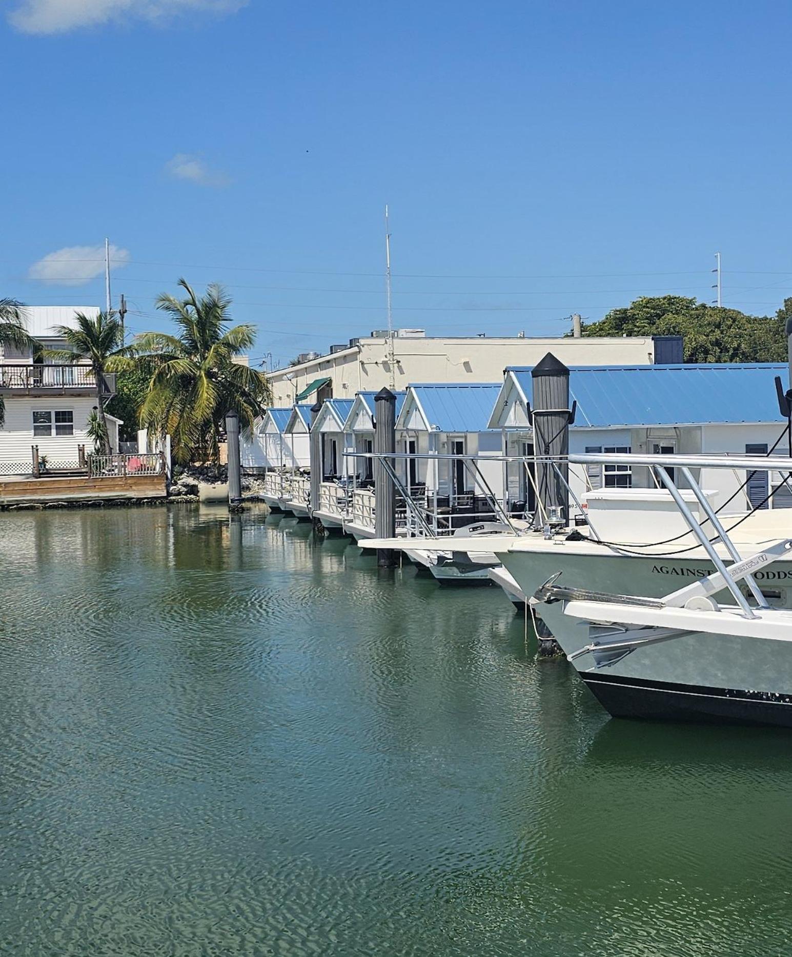 Yacht Haven Hotel Marathon Exterior foto